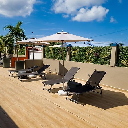 Evasion En Plein Coeur De La Ville Studio Jacuzzis Sauna Et Piscine Au Centre De Port-Louis Εξωτερικό φωτογραφία