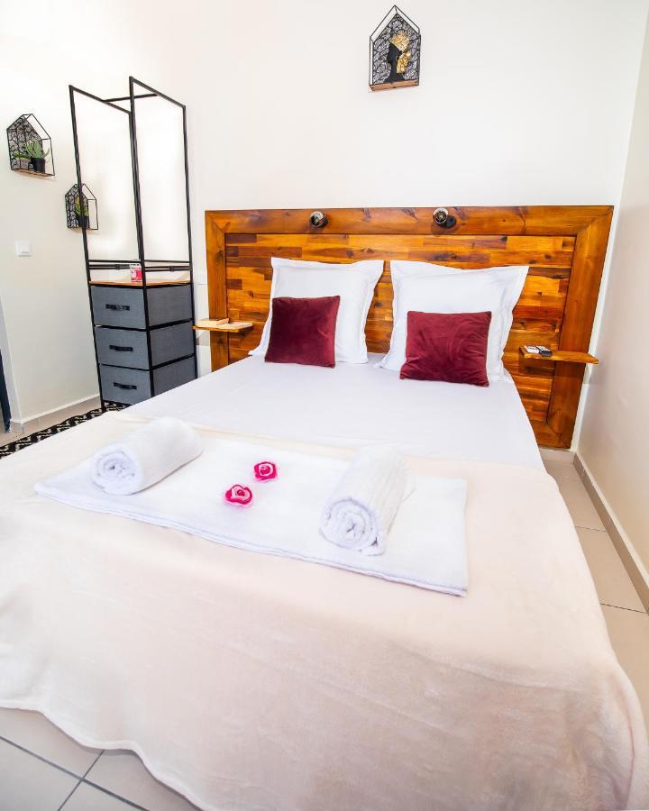 Evasion En Plein Coeur De La Ville Studio Jacuzzis Sauna Et Piscine Au Centre De Port-Louis Εξωτερικό φωτογραφία